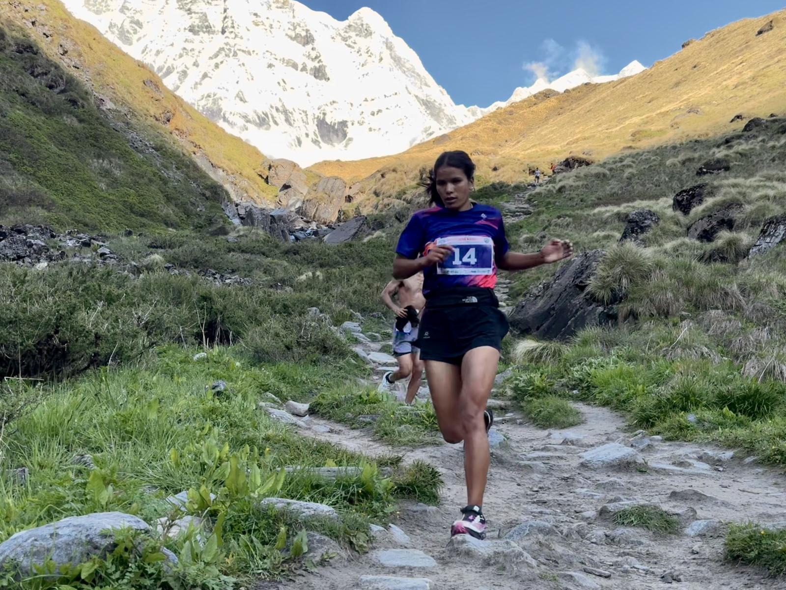पाँचथरका रमेश र डोल्पाकी सुनसरीलाई अन्नपूर्ण हर्जोग दौडको उपाधि