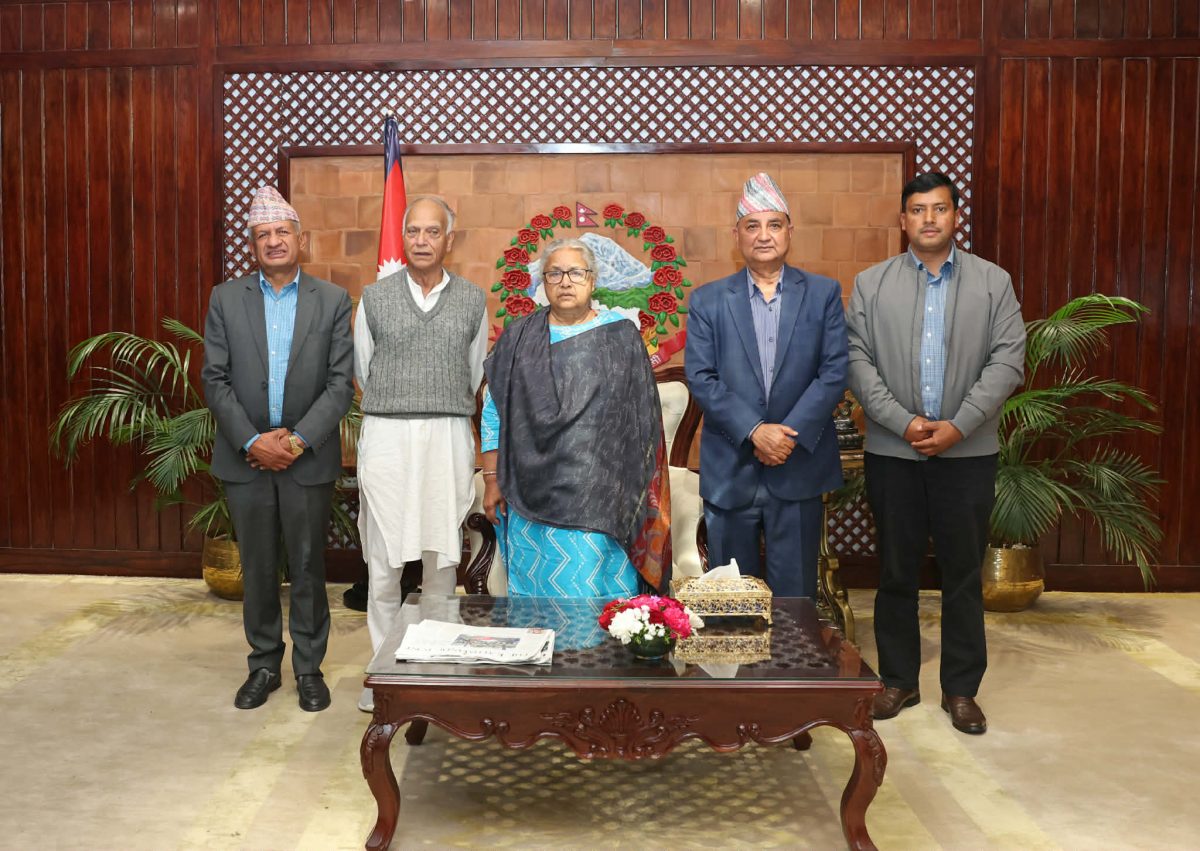 प्रधानमन्त्री सुशीला कार्कीले बालुवाटार बोलाएर एमाले नेतृत्वलाई दिइन सहानुभूति