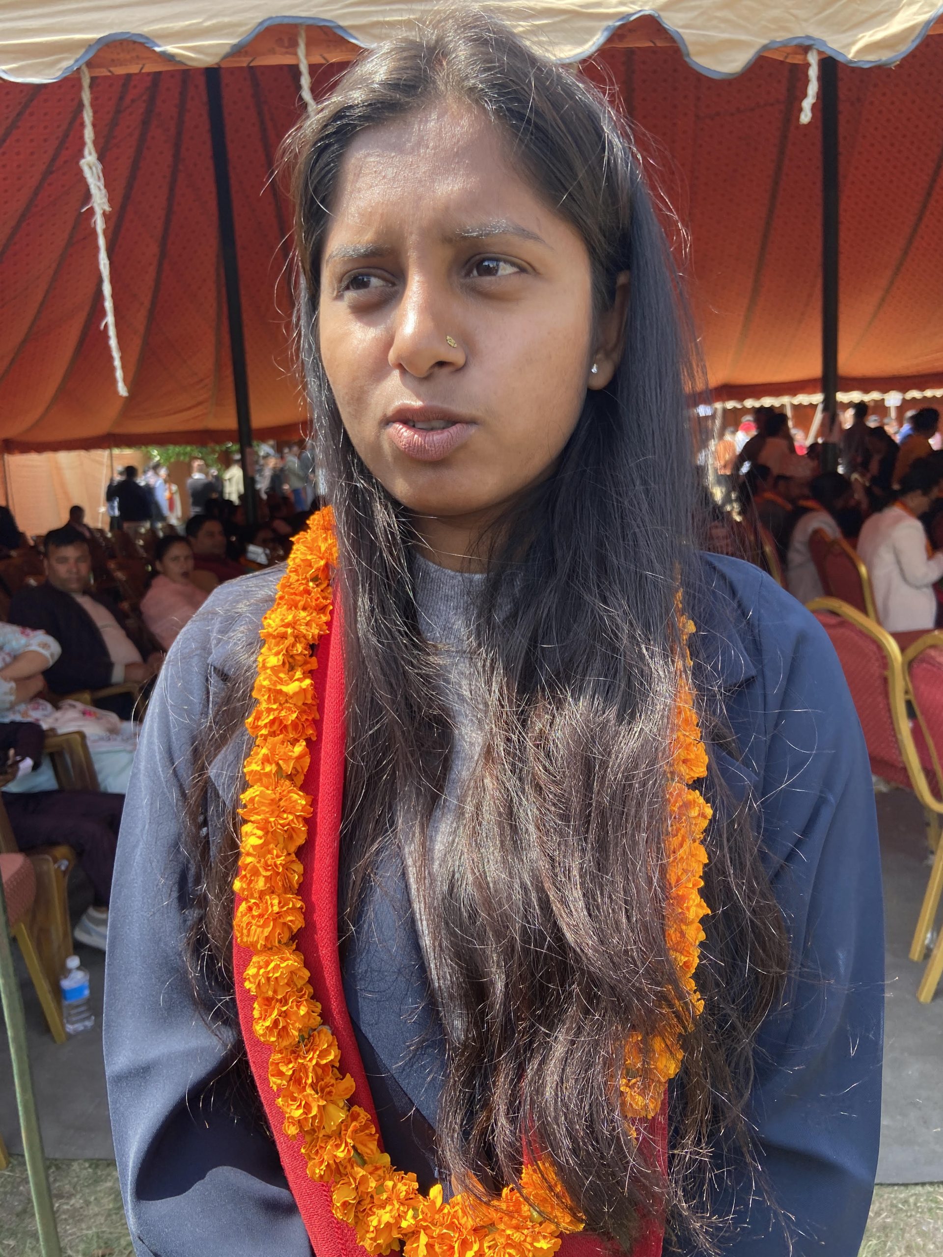 बुवा मजदुरी गर्न साउदी, छोरीको संसदमा प्रवेश