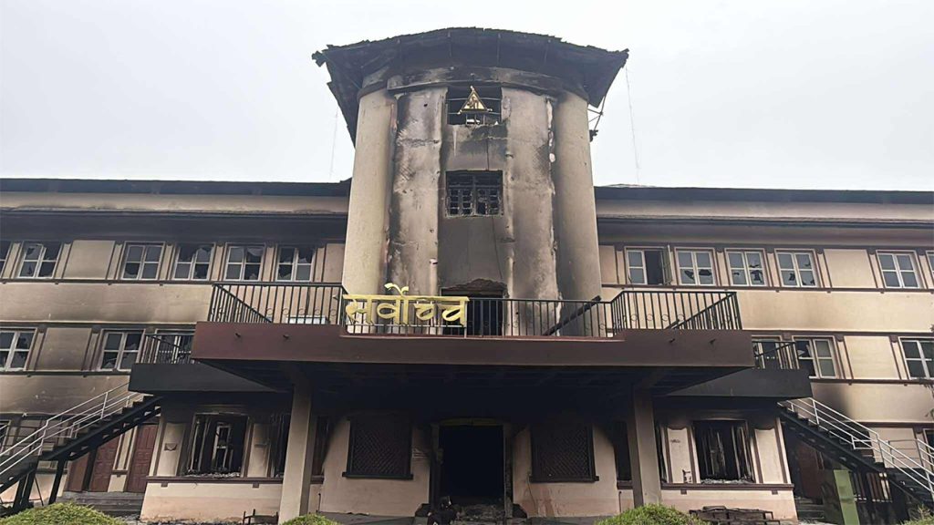ट्रेड युनियन खारेज गर्ने निर्णय तत्काल कार्यान्वयन नगर्न सर्वोच्चको आदेश