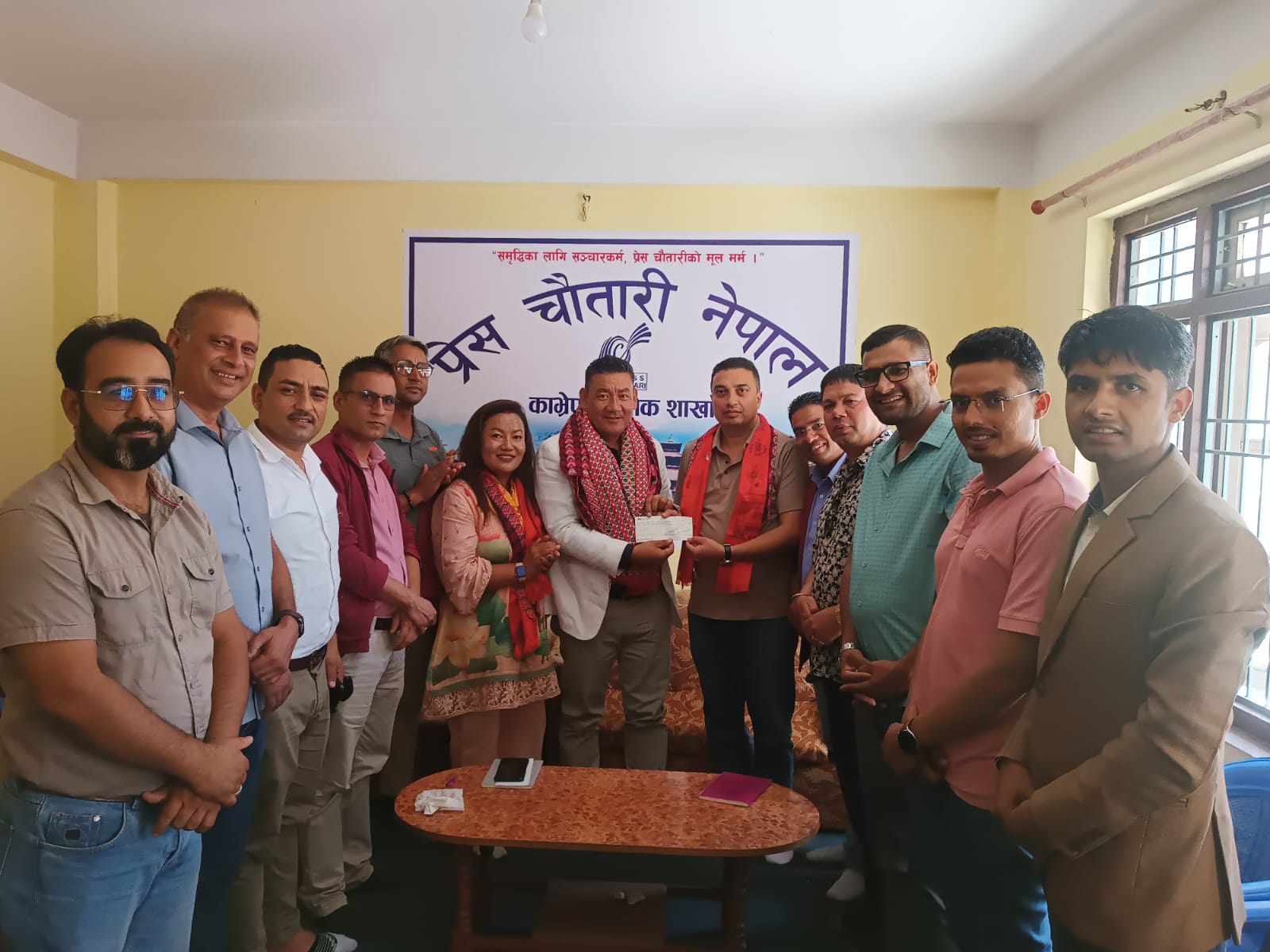 प्रेस चौतारी काभ्रेको अक्षयकोषमा रेशम लामाले गरे १ लाख १ हजार सहयोग