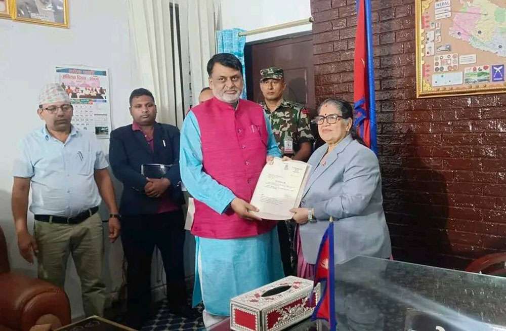मधेस प्रदेशका मुख्यमन्त्री सोनलले पद तथा गोपनीयताको शपथ लिँदै